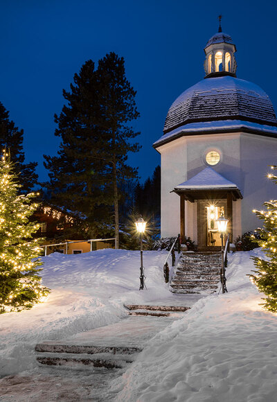Winterliche Stille-Nacht-Kapelle