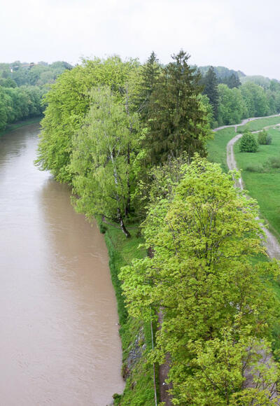 Blick von der Großhesseloher Brücke ins Isartal nach Norden