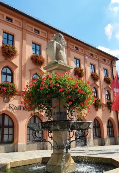 Stadtbrunnen am schönen Stadtplatz in Pfarrkirchen