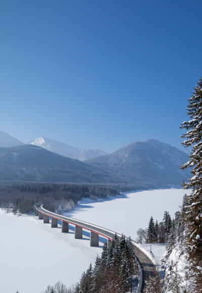 Sylvensteinbrücke im Winter