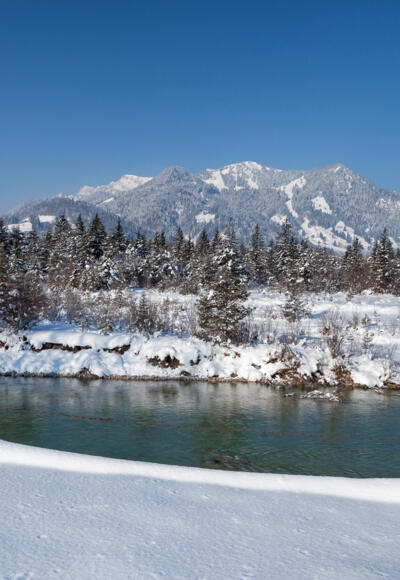 Der Wilfluss Isar im Winter