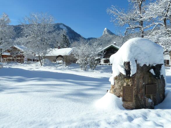 Künstlerstein im Kurpark Kreuth
