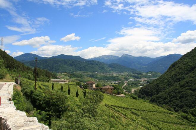 Ausblick ins Fersental nach dem Anstieg aus Trient