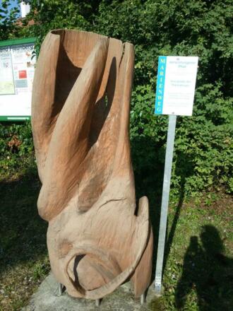 Skulptur &quot;Verschlungener Pfad&quot; des Bildhauers Wolfgang Fritz