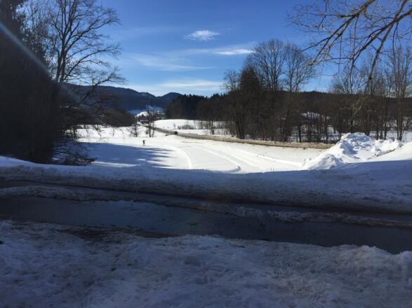 Straße nach Haslrain, hier wenden.