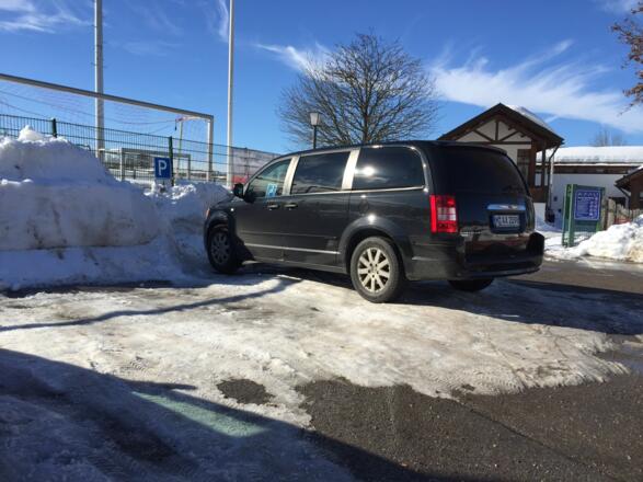 Parkplatz bei der Sportanlage