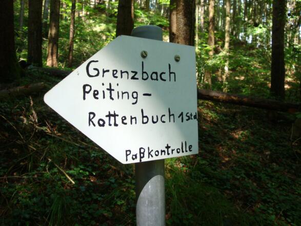 Ein besonderes Hinweisschild