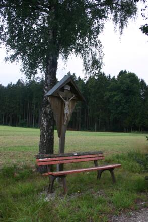 Kreuz am Wegesrand bei Niederlucken.