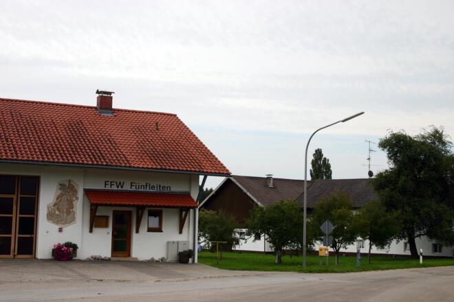 Ortszentrum Kronleiten.