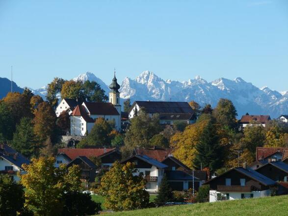 Wildsteig mit Panoramablick auf die Alpenkette