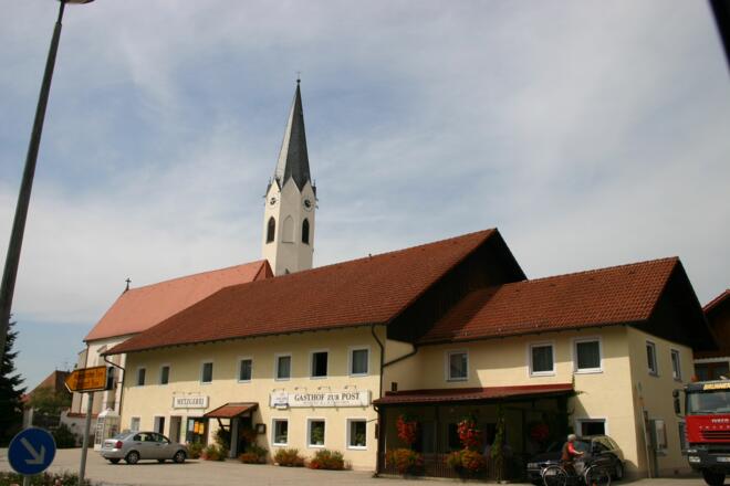 Startpunkt Kirche in Malgersdorf.