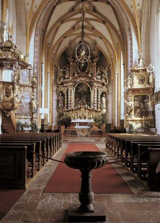 Pfarrkirche Mariä Himmelfahrt in Erlach Hochaltat von 1676-77