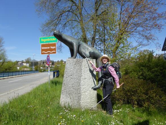 Viechtach - Schwarzer Regen und Frau mit Hut :-)