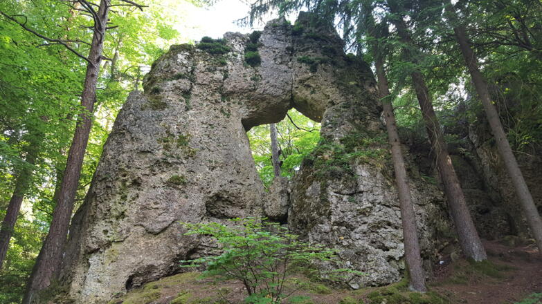 Das markante Noristörle (Höhle Nr. 23)