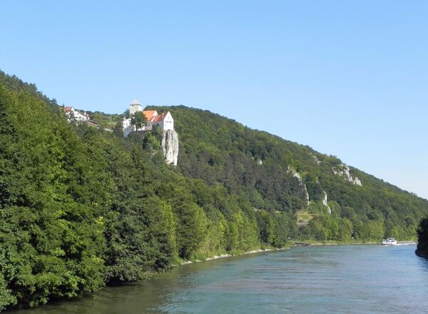 Blick zur Burg Prunn bei Riedenburg im Altmühltal