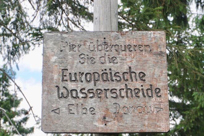 Wasserscheide am Grenzsteig