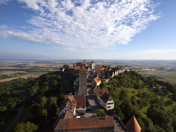 Waldenburg der &quot;Balkon Hohenlohes&quot; mit Blick auf den Lachnersturm