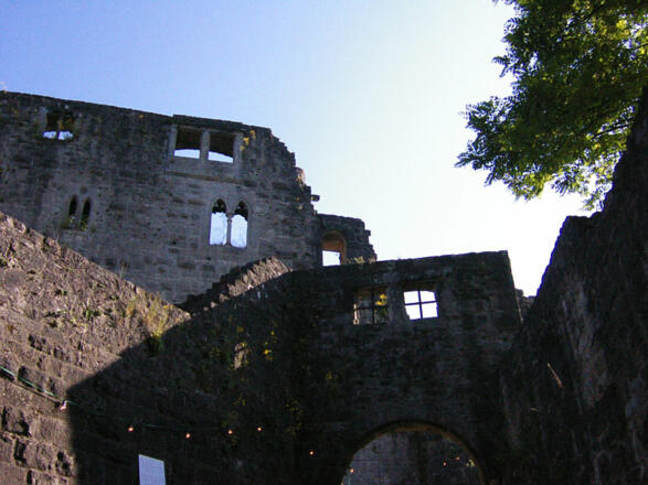 Silhouette der Burg Leofels