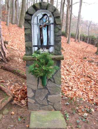 Wir kommen an einem wunderschönen Bildstock vorbei.