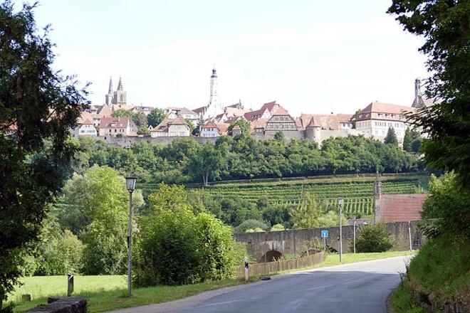 Blick zurück: Noch einmal zeigt sich faszinierende Rothenburger Skyline.