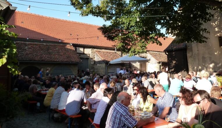 Kirchenburgweinfest in Hüttenheim, Ende August