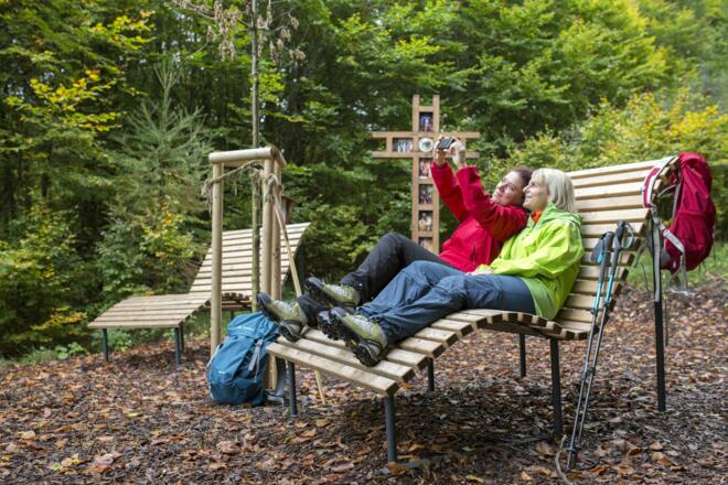 Pause am Besinnungsplatz auf dem &quot;Alten Schulweg&quot;