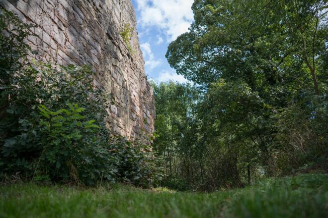 Die Burganlage bei Castell