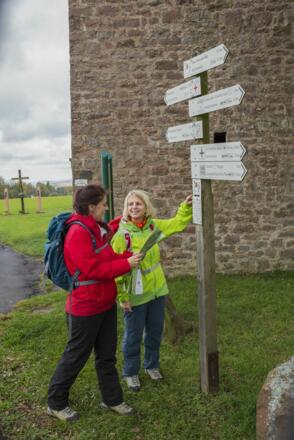 Wegweiser am Ludwig Keller Turm