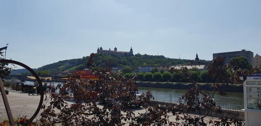Schleifenroute - Würzburg Blick zur Festung Marienberg