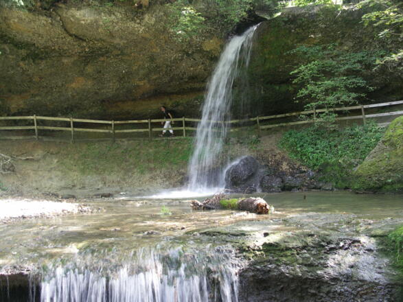 Am kleinen Wasserfall. 