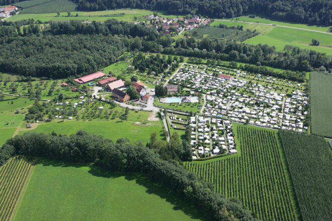 Blick von oben auf Badhütten