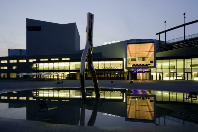 Festspiel- und Kongresshaus Bregenz bei Nacht