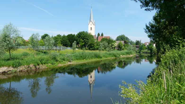 Kirchturm mit Schussen