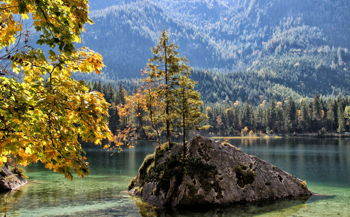 Felsinsel im Hintersee