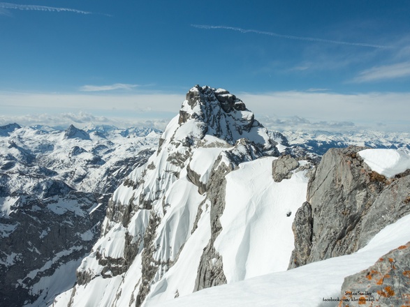 Blick vom Hocheck auf die Mittelspitze und dem dahinter liegenden Steinernen Meer