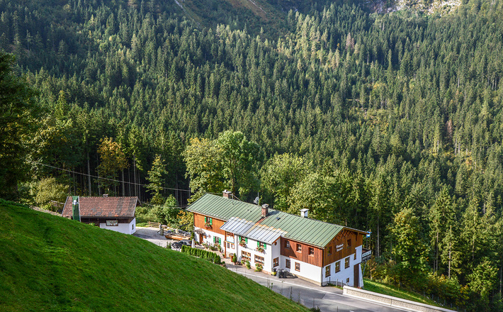 Das Wirtshaus Wachterl an der Alpenstraße im Bergsteigerdorf Ramsau