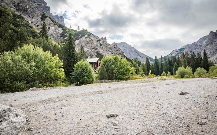 Die Wimbachgrieshütte an dem namensgebenden, gigantischen Schuttstrom