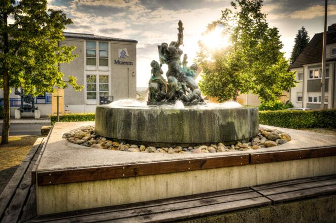 Brunnen vor dem Museum der Deutschen Spielzeugindustrie -Neustadt b. Coburg
