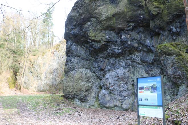 Diabasbruch am Labyrinthberg, Infotafel Geopfad Theresienstein