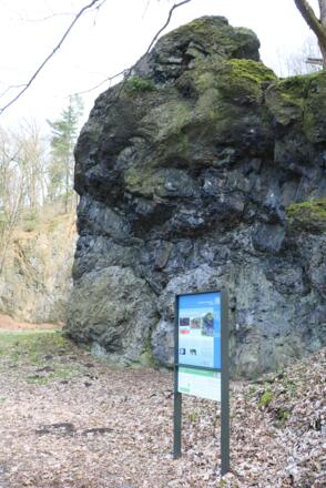 Diabasbruch am Labyrinthberg, Infotafel Geopfad Theresienstein