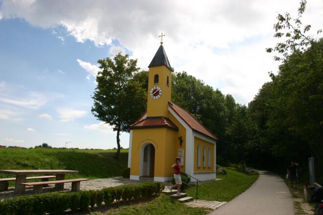 St.-Josefs-Kapelle am Ortsrand Landau.