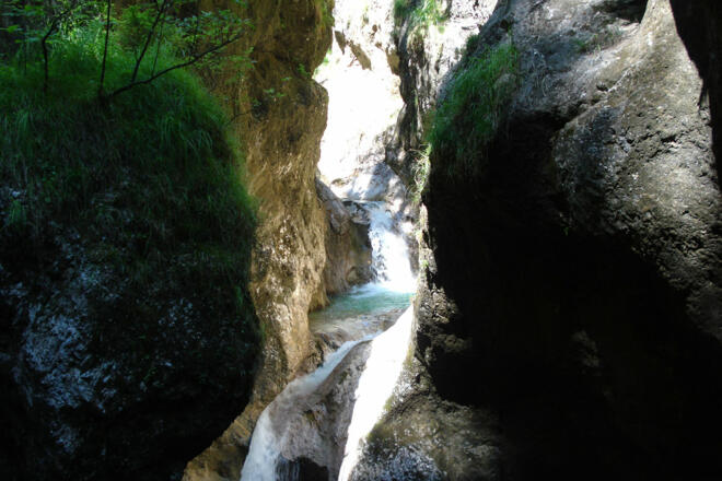 Schöne Wasserfälle als Naturschauspiel