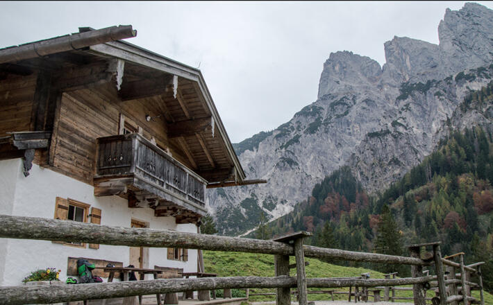 Blick vom Gipfel des Jenners zur Priesbergalm