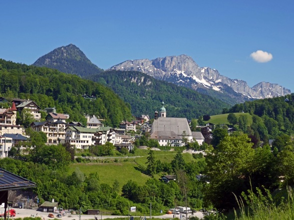 Blick auf Berchtesgaden und den Untersberg