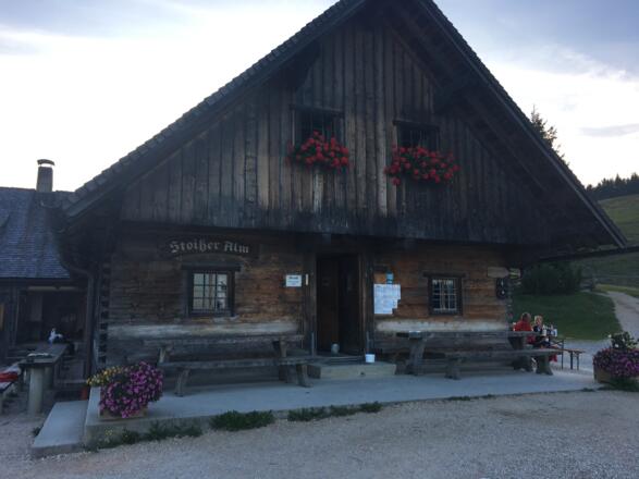 Stoisser Alm