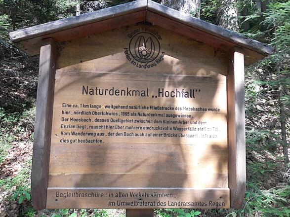 Tafel am Wanderweg