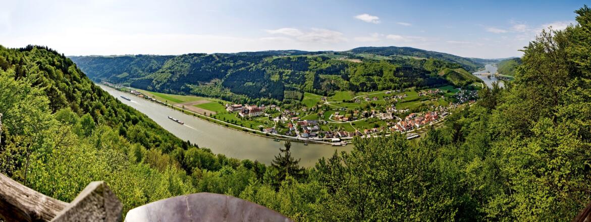 Blick auf Engelhartszell
