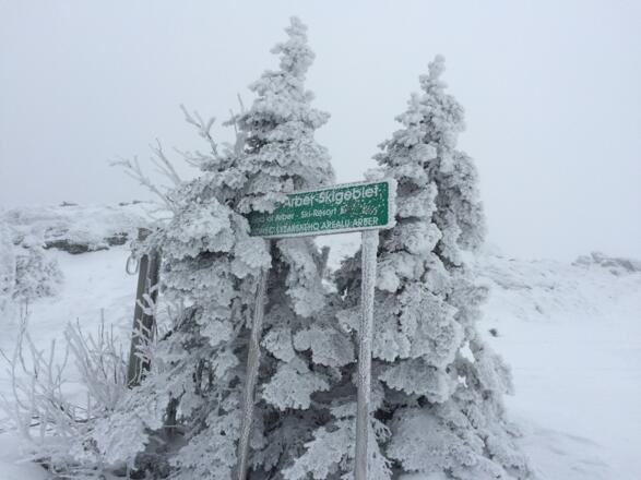 Wegweiser kurz vor Gipfel