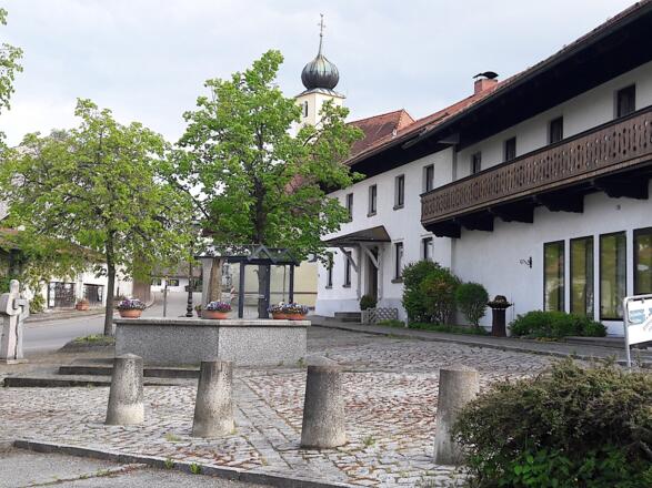 Dorfplatz in Gossersdorf
