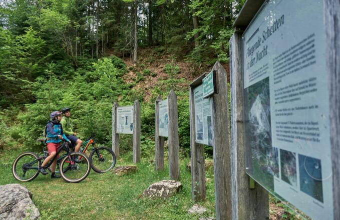 Infotafeln am Historischen Quarzbruch
